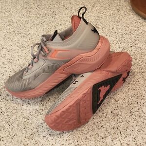 Under Armour Womens Athletic Shoes Size 9.5